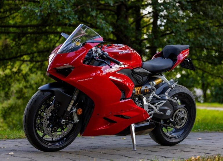 Как выбрать и купить мотоцикл новичку: советы перед первым сезоном