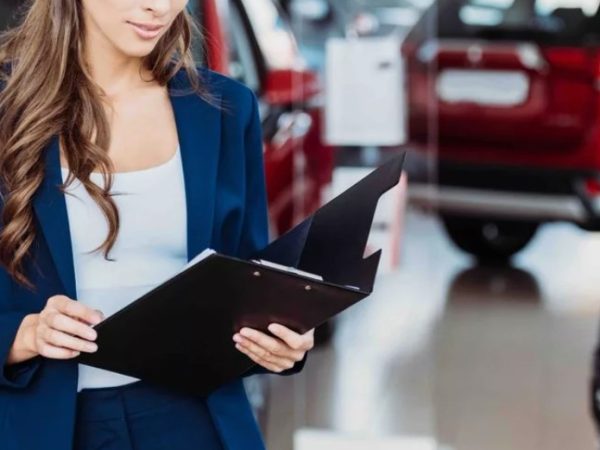 Как устроиться на работу в автосалон без опыта и что нужно знать новичку