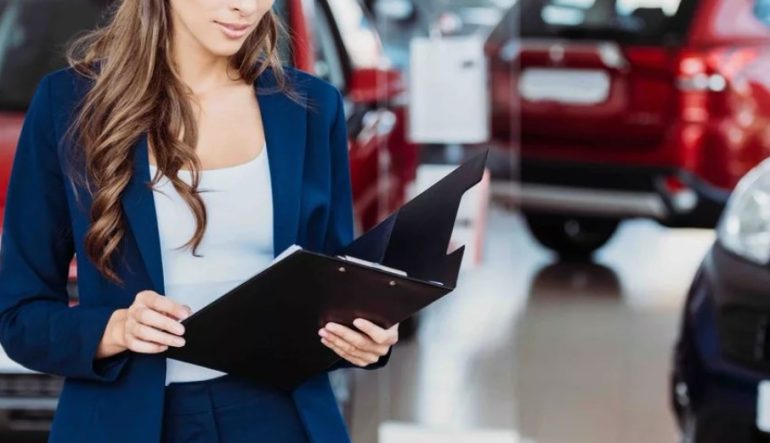 Как устроиться на работу в автосалон без опыта и что нужно знать новичку